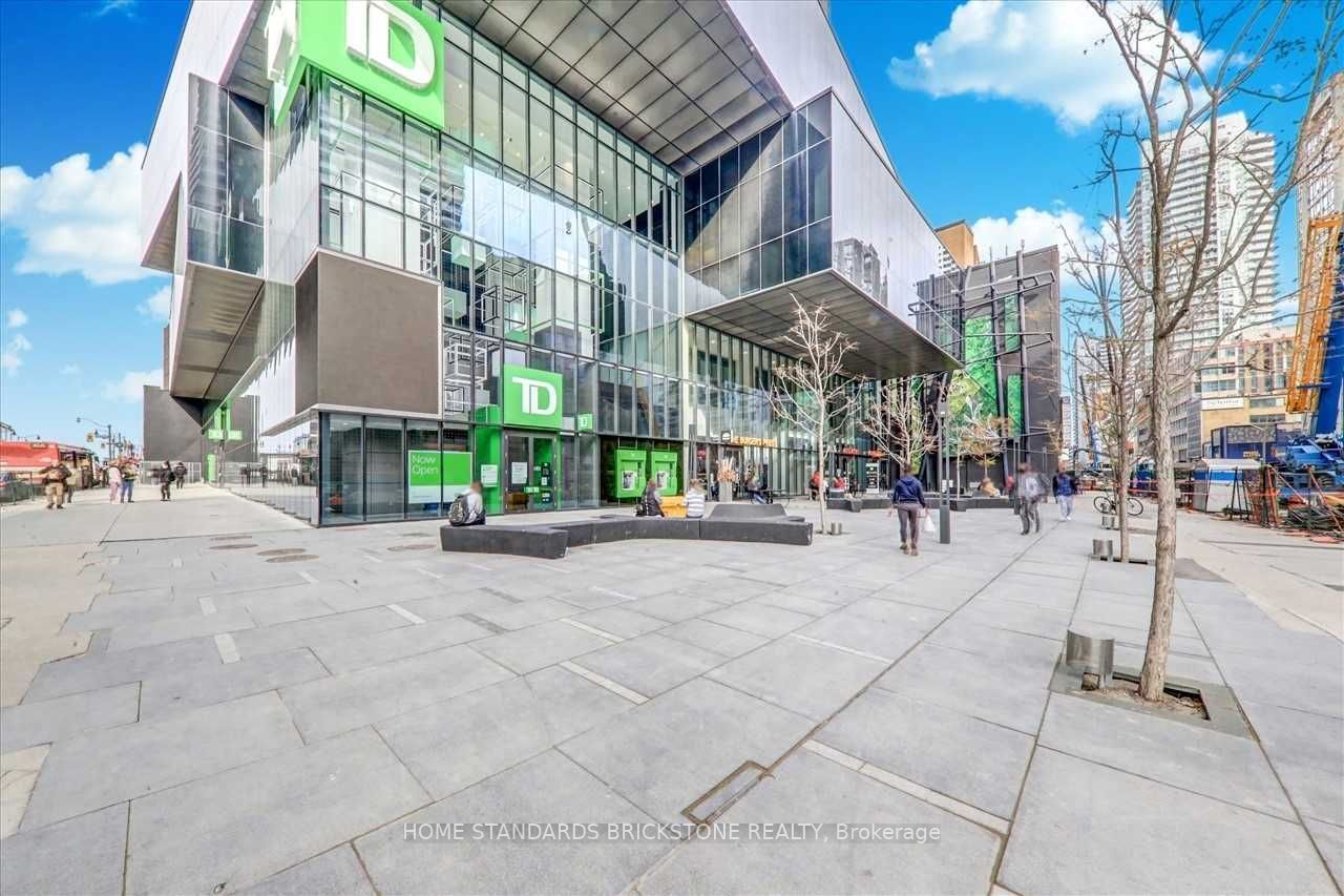 8 Eglinton Ave E, #2901