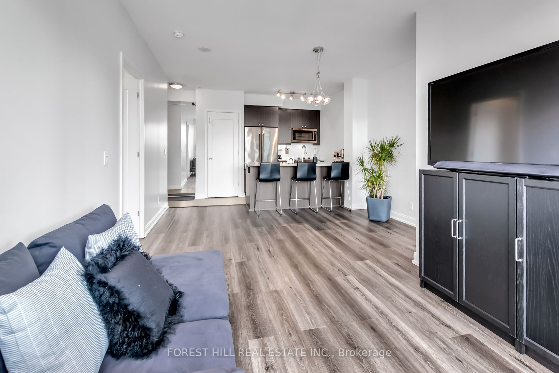 825 Church St, #1701