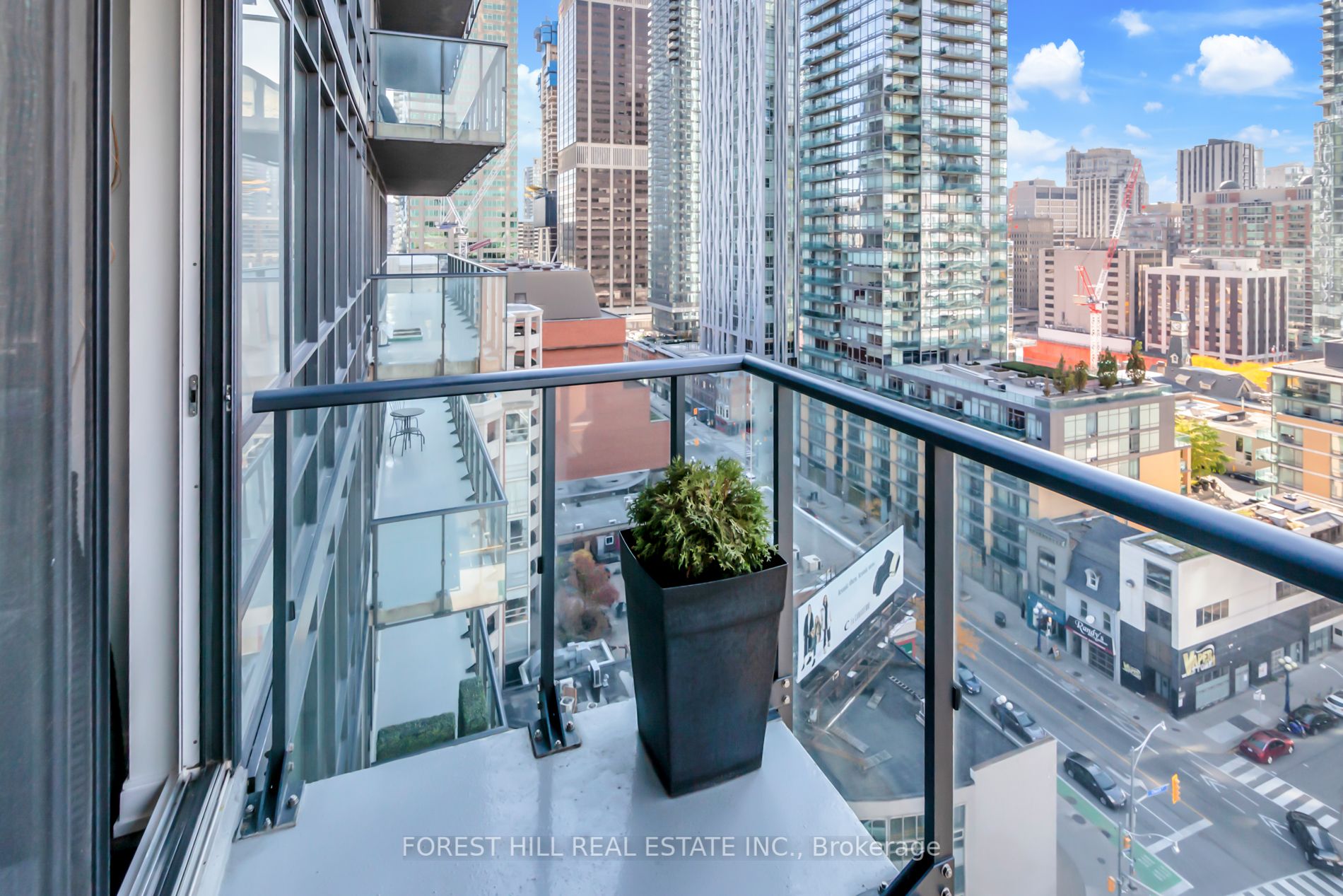 825 Church St, #1701