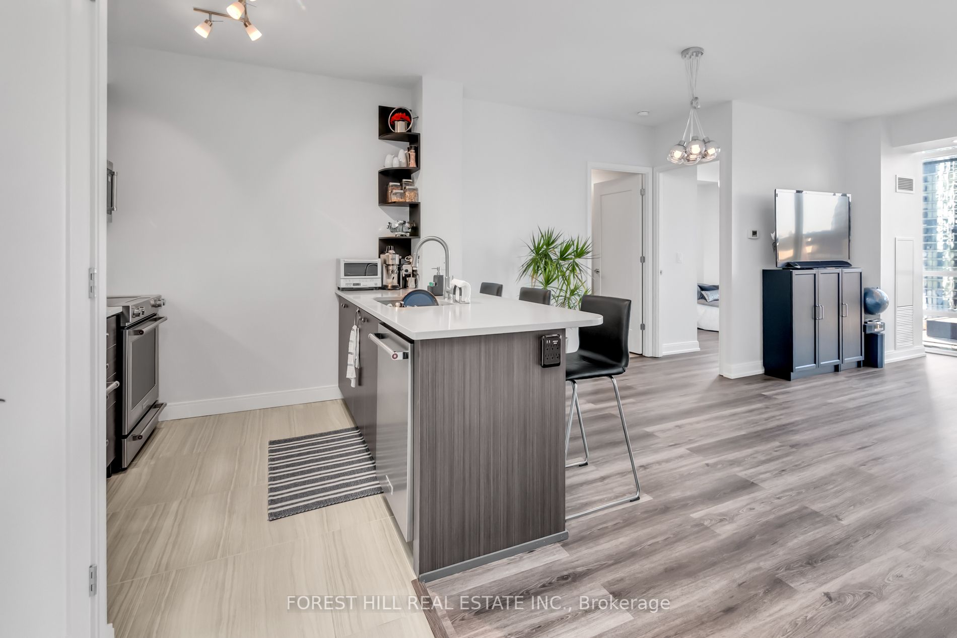 825 Church St, #1701