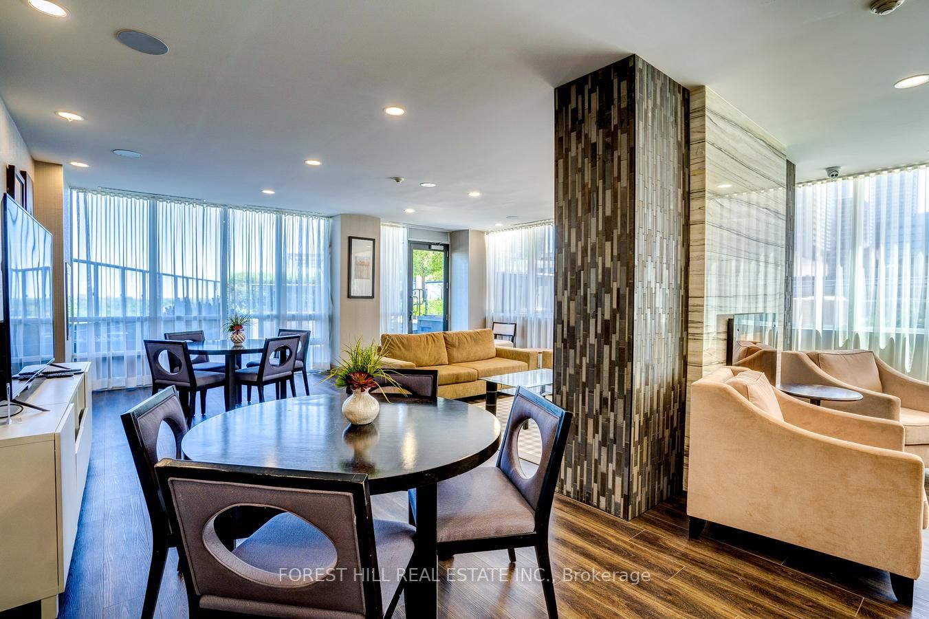 825 Church St, #1701