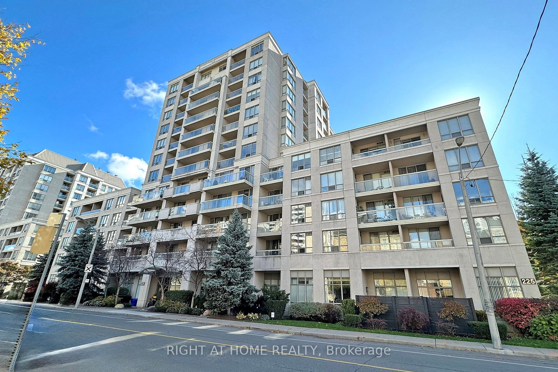 225 Merton St, #1008