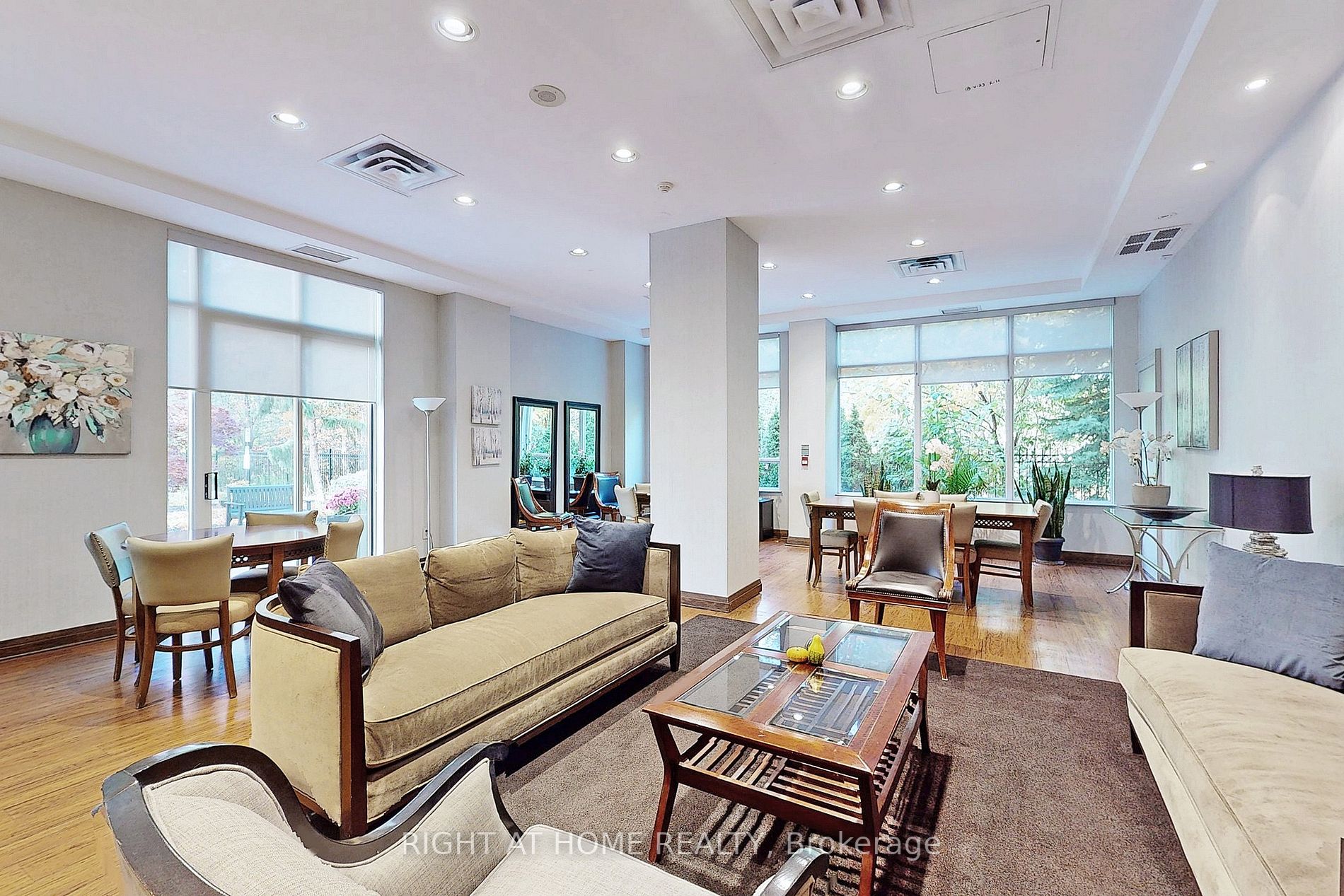 225 Merton St, #1008