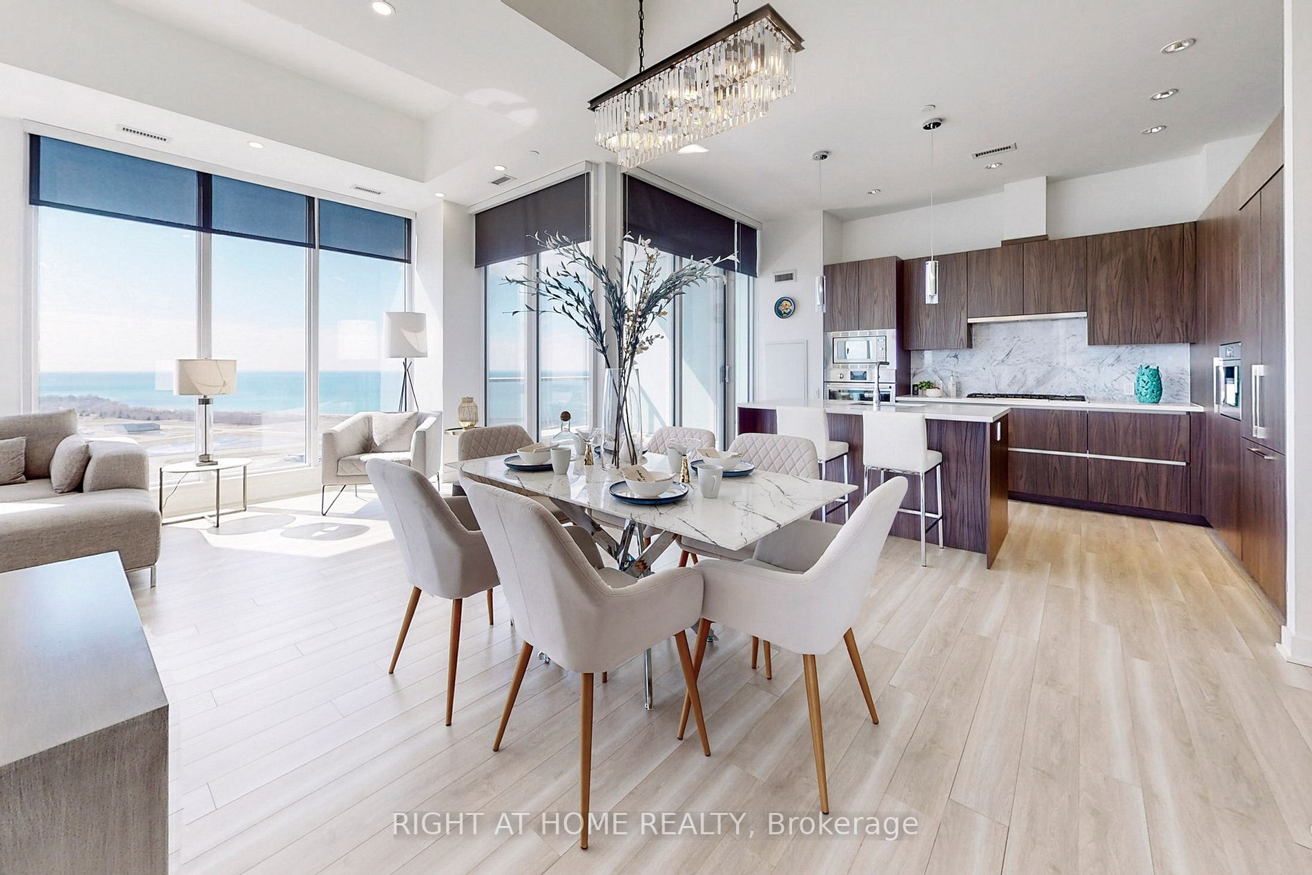 17 Bathurst St, #Ph02