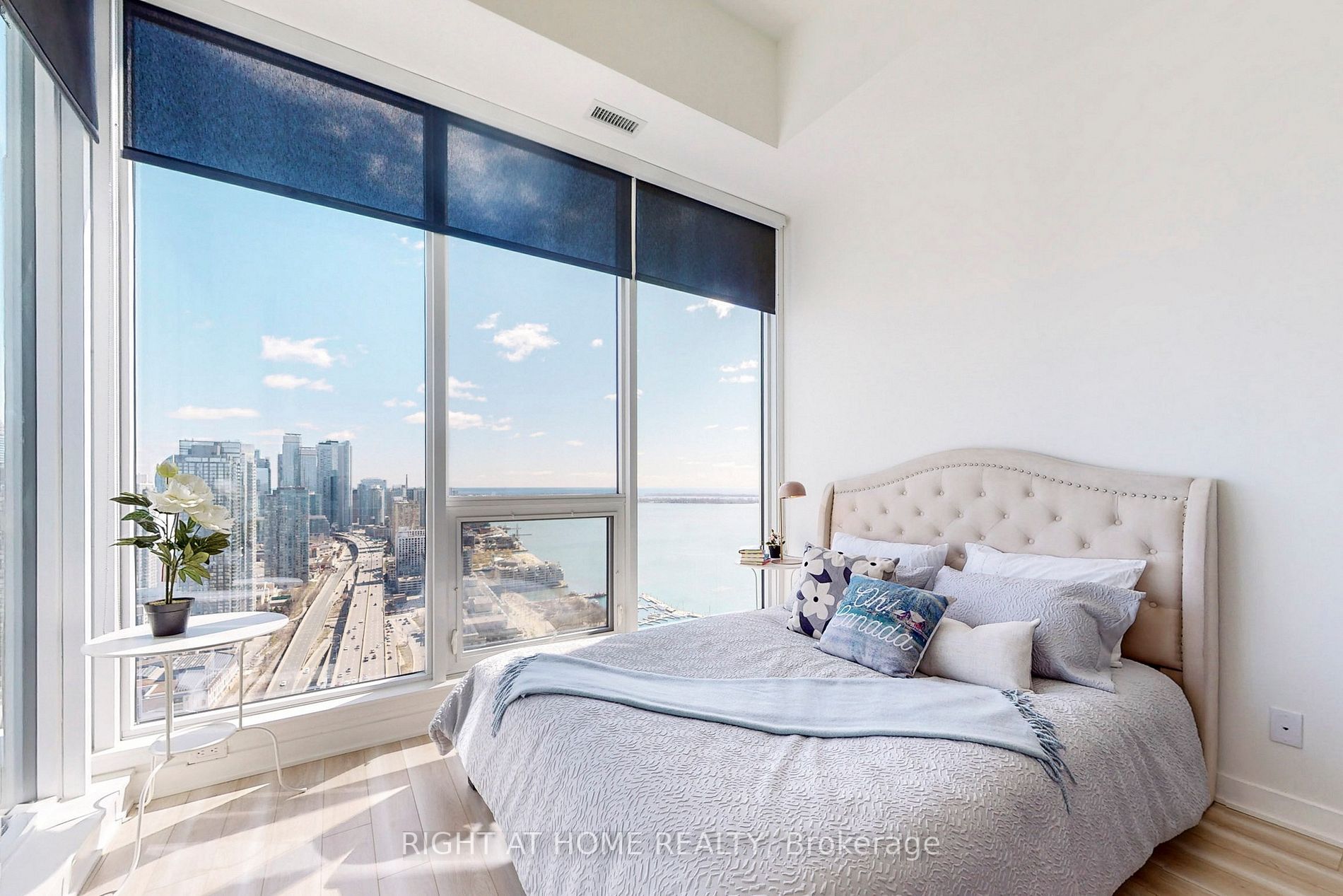 17 Bathurst St, #Ph02