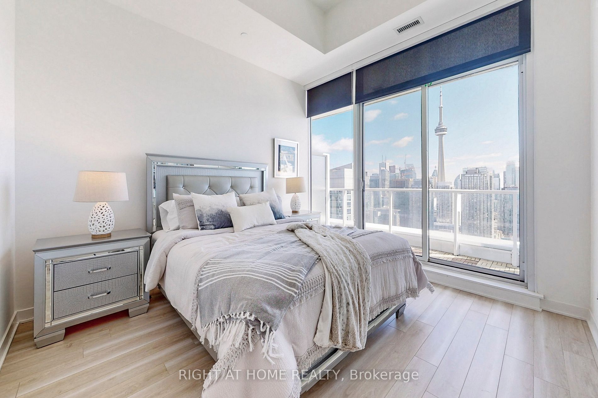 17 Bathurst St, #Ph02