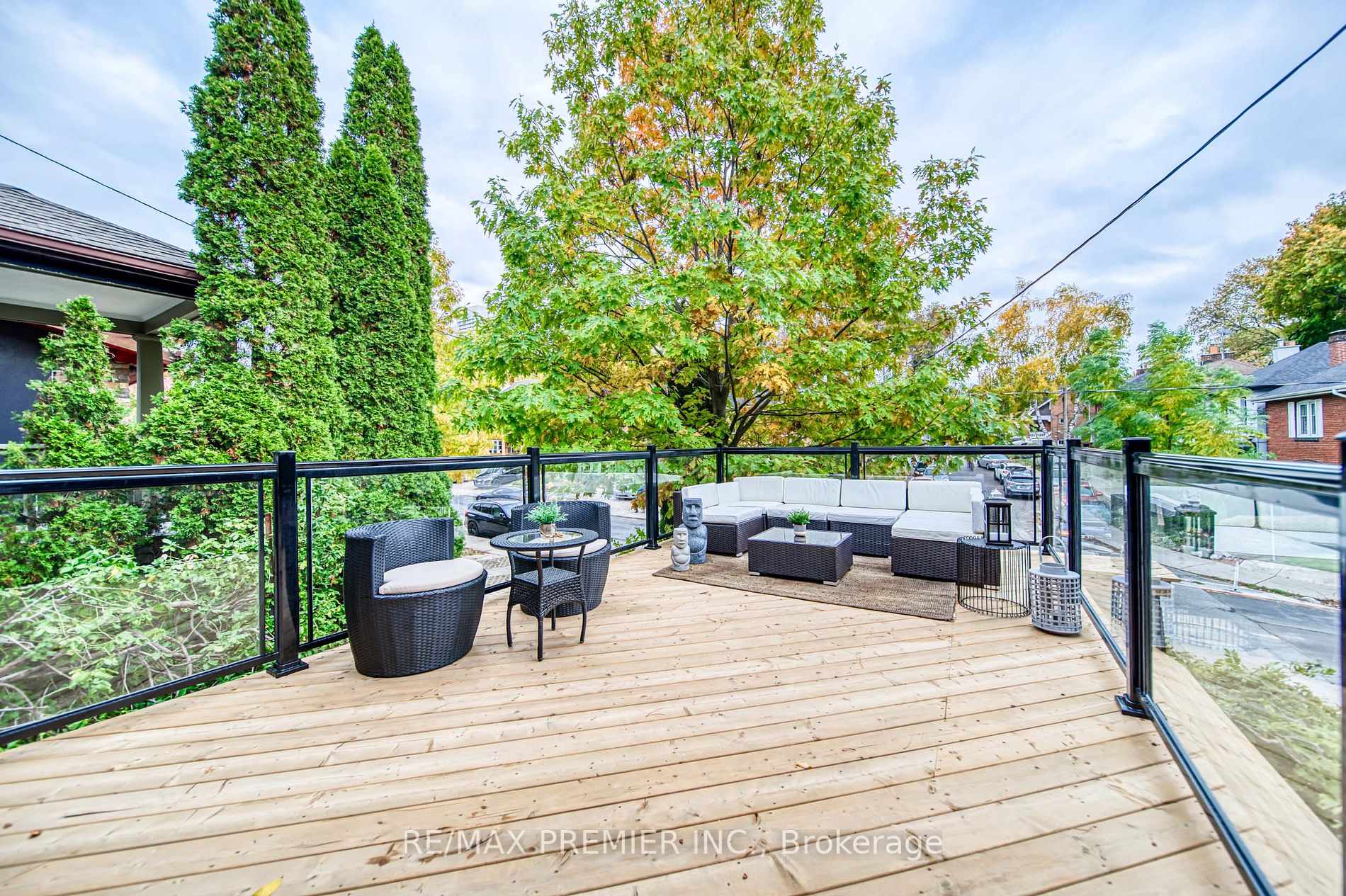 170 Roselawn Ave