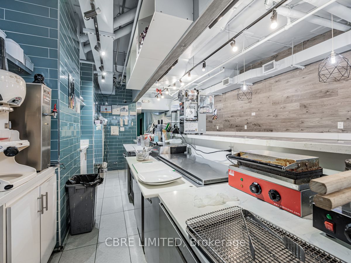 2375 Yonge St