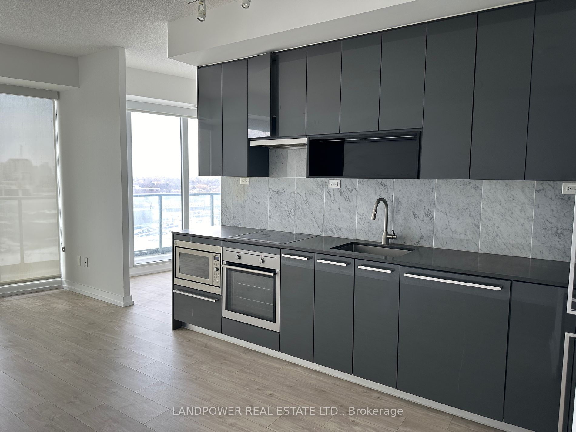 115 Mcmahon Dr, #2202