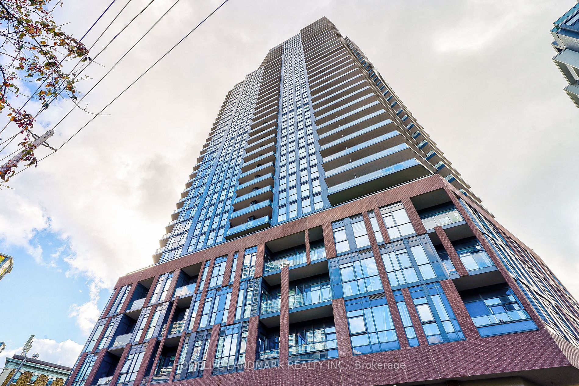 159 Wellesley St E, #1207