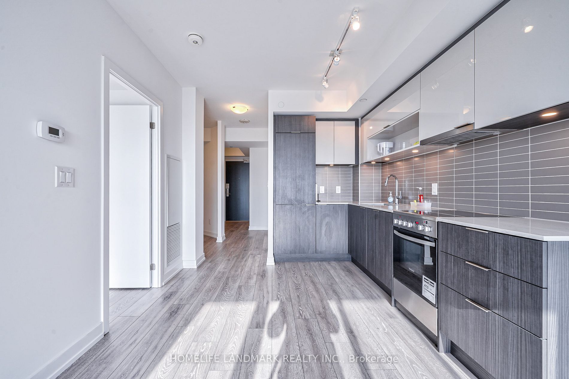 159 Wellesley St E, #1207