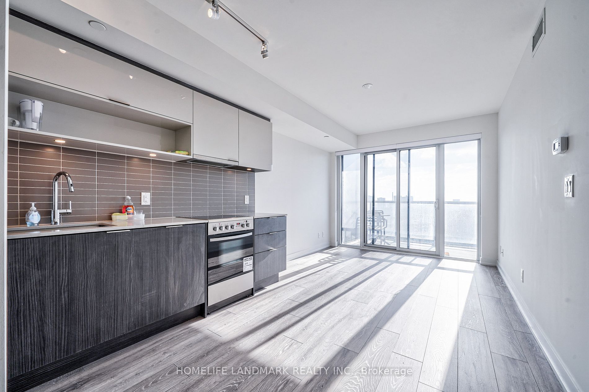 159 Wellesley St E, #1207