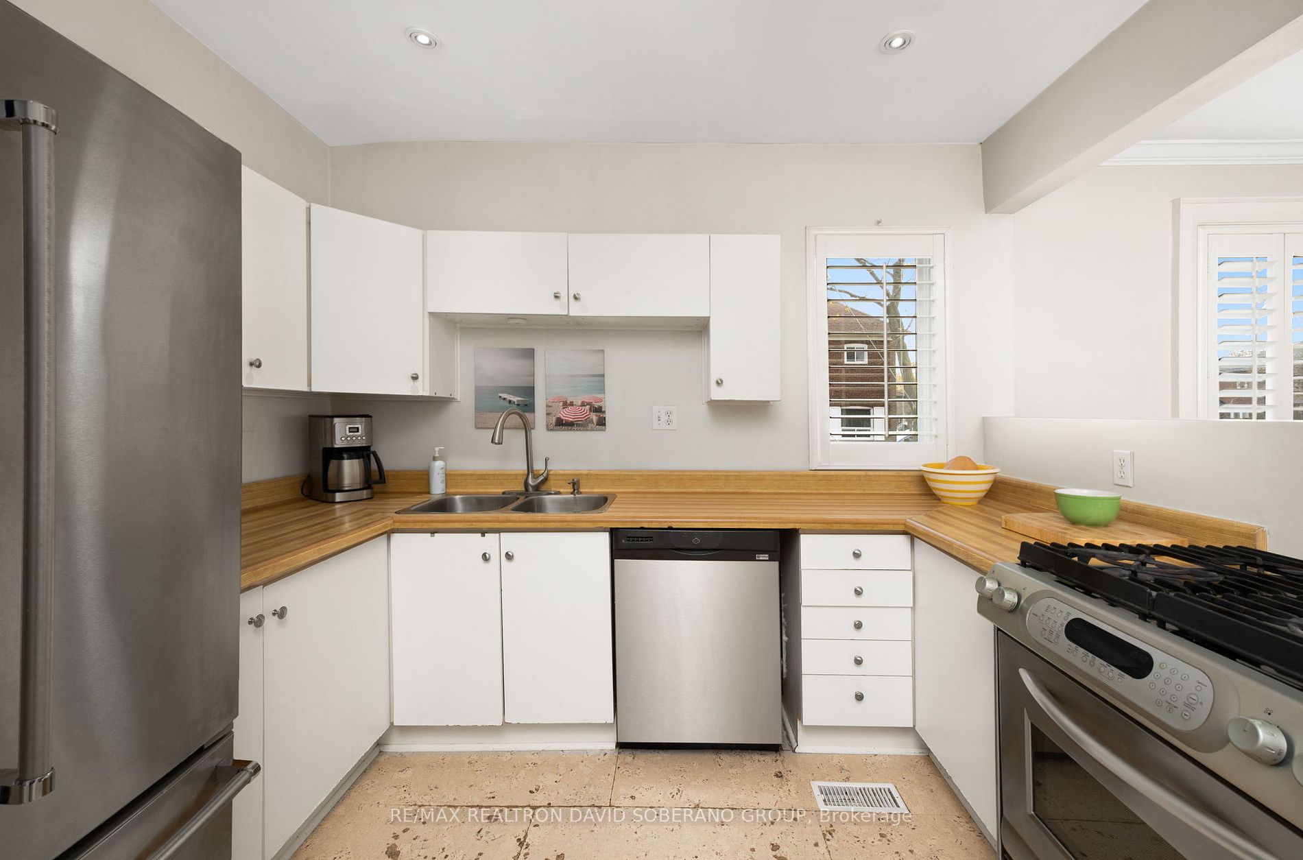 144 Lawrence Ave W