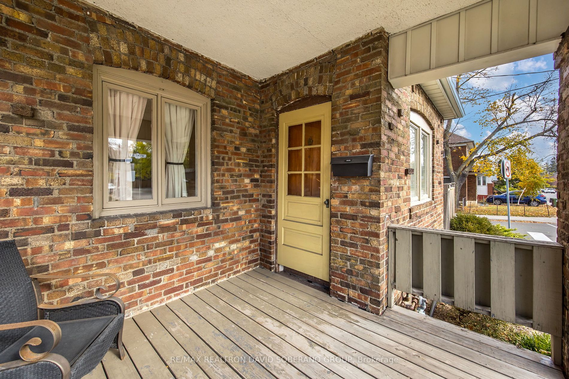 144 Lawrence Ave W