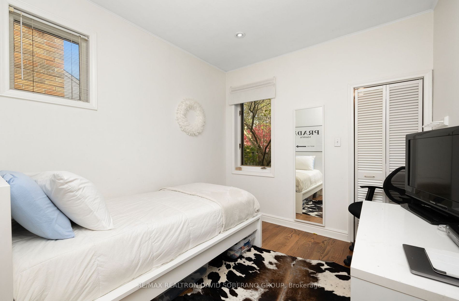 144 Lawrence Ave W