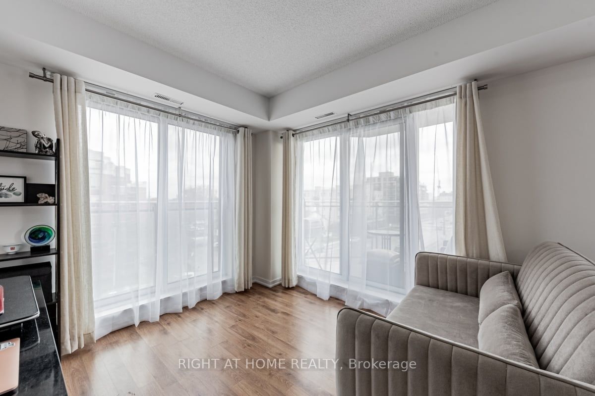 801 Sheppard Ave W, #502