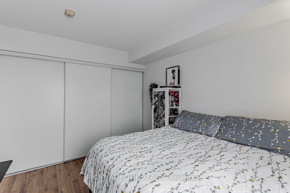 801 Sheppard Ave W, #502