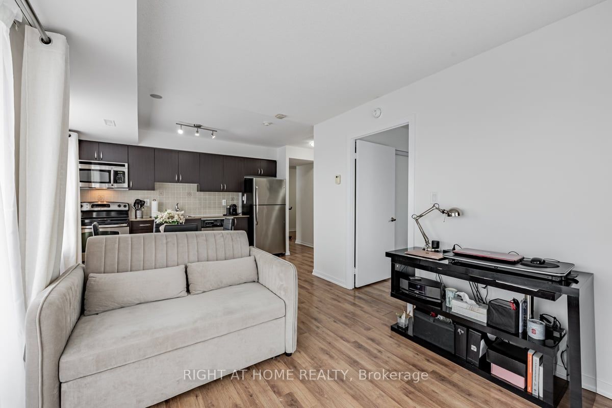 801 Sheppard Ave W, #502