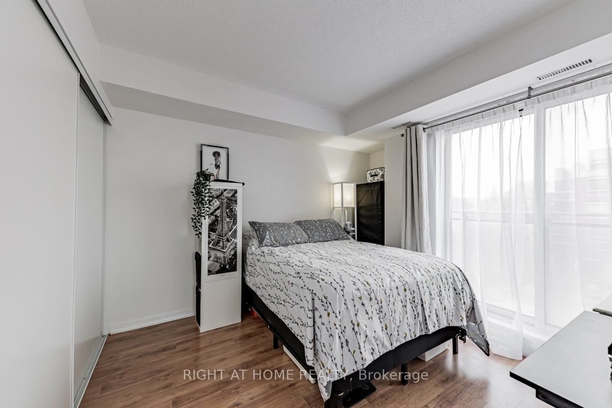 801 Sheppard Ave W, #502