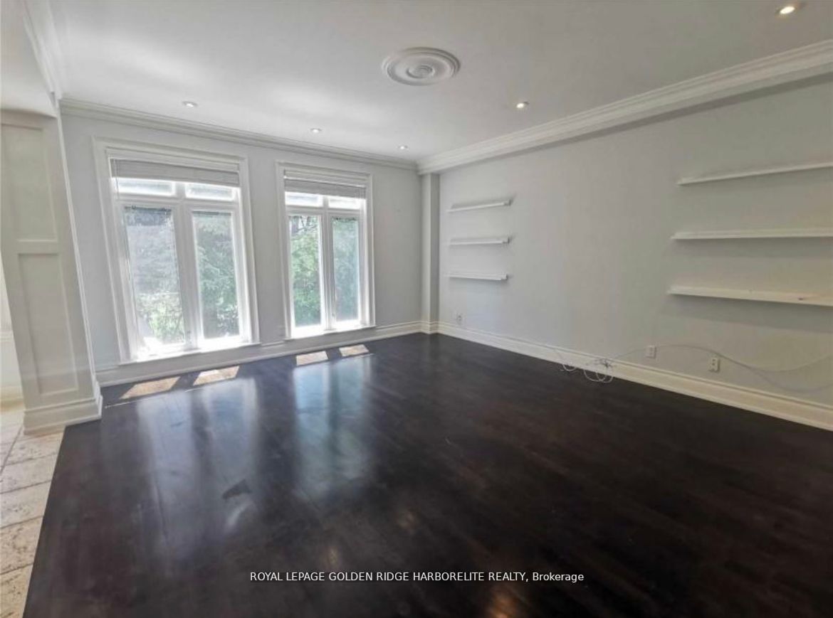 349 Douglas Ave