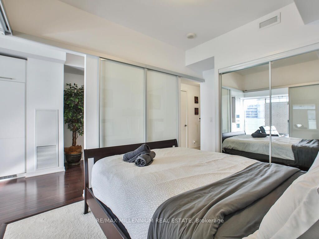 14 York Street #2804