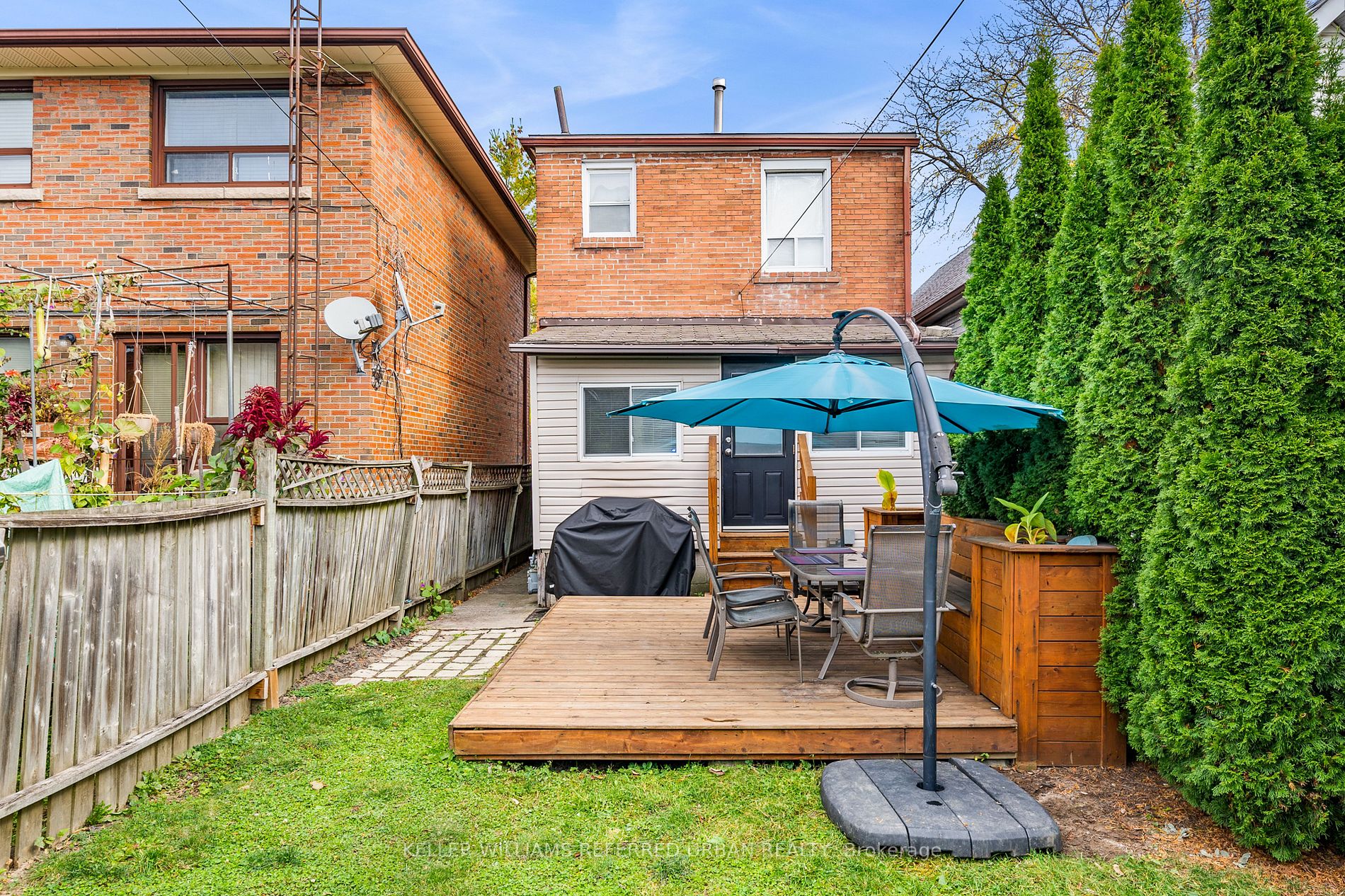 208 Winnett Avenue
