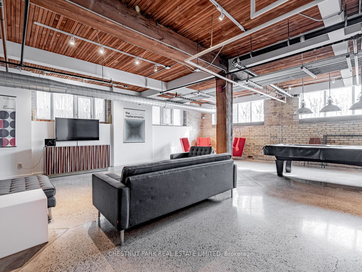 955 Queen St W, #526