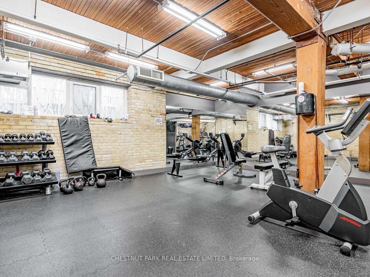 955 Queen St W, #526