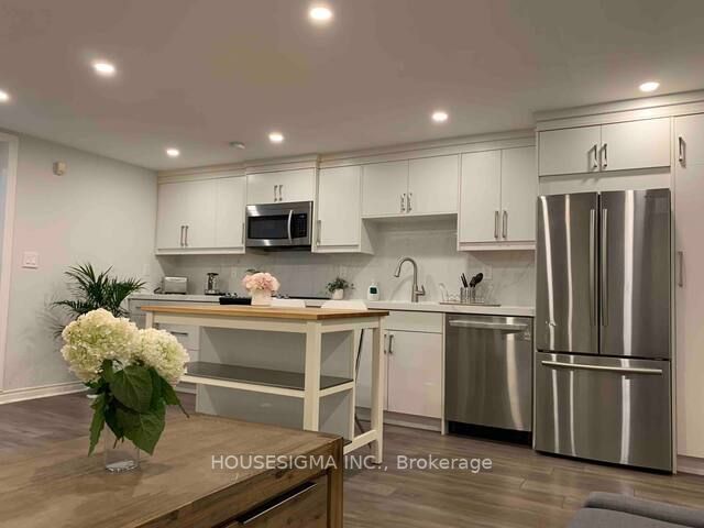 116 Cranbrooke Ave, #Lower