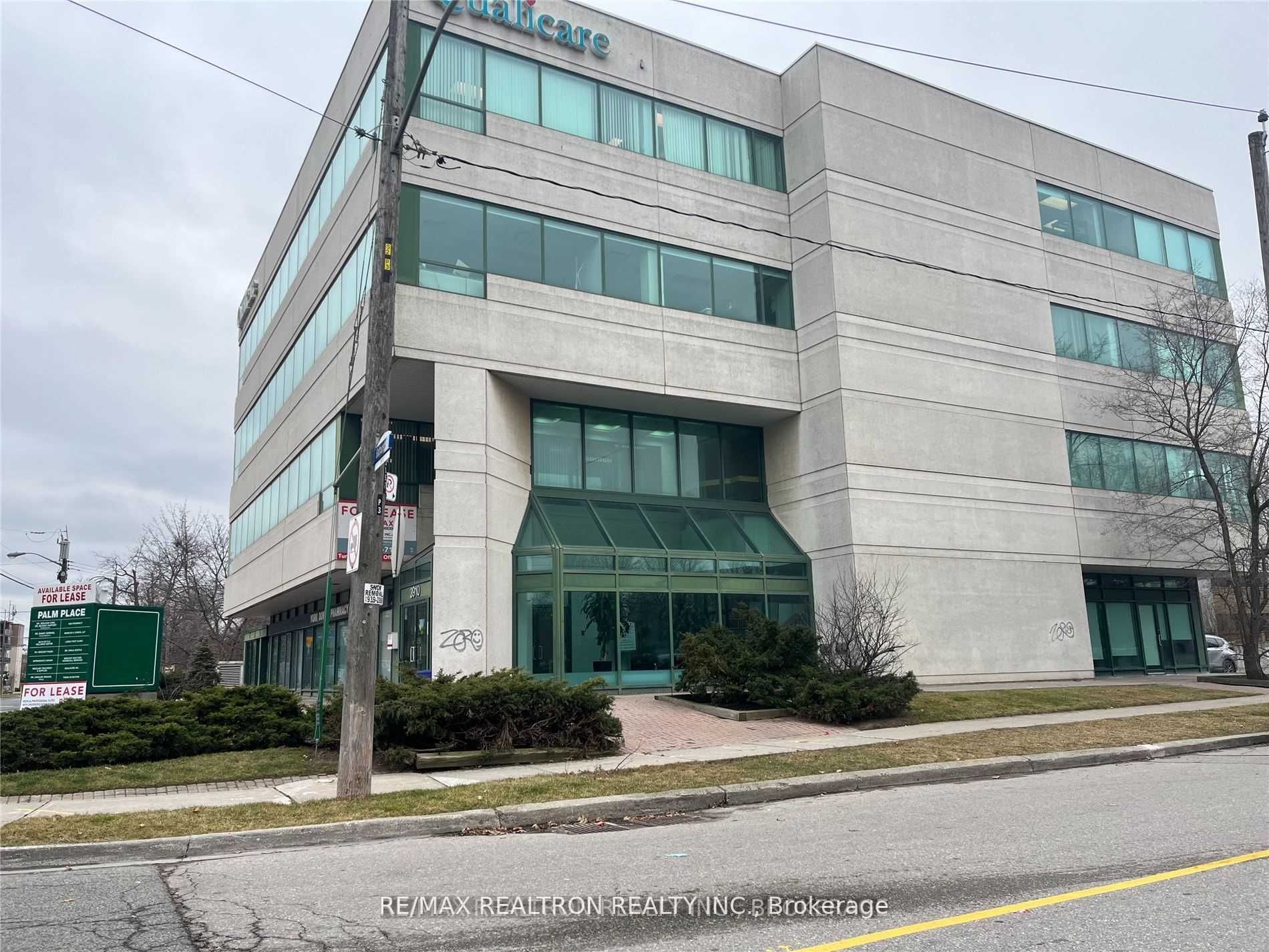 3910 Bathurst St, #207