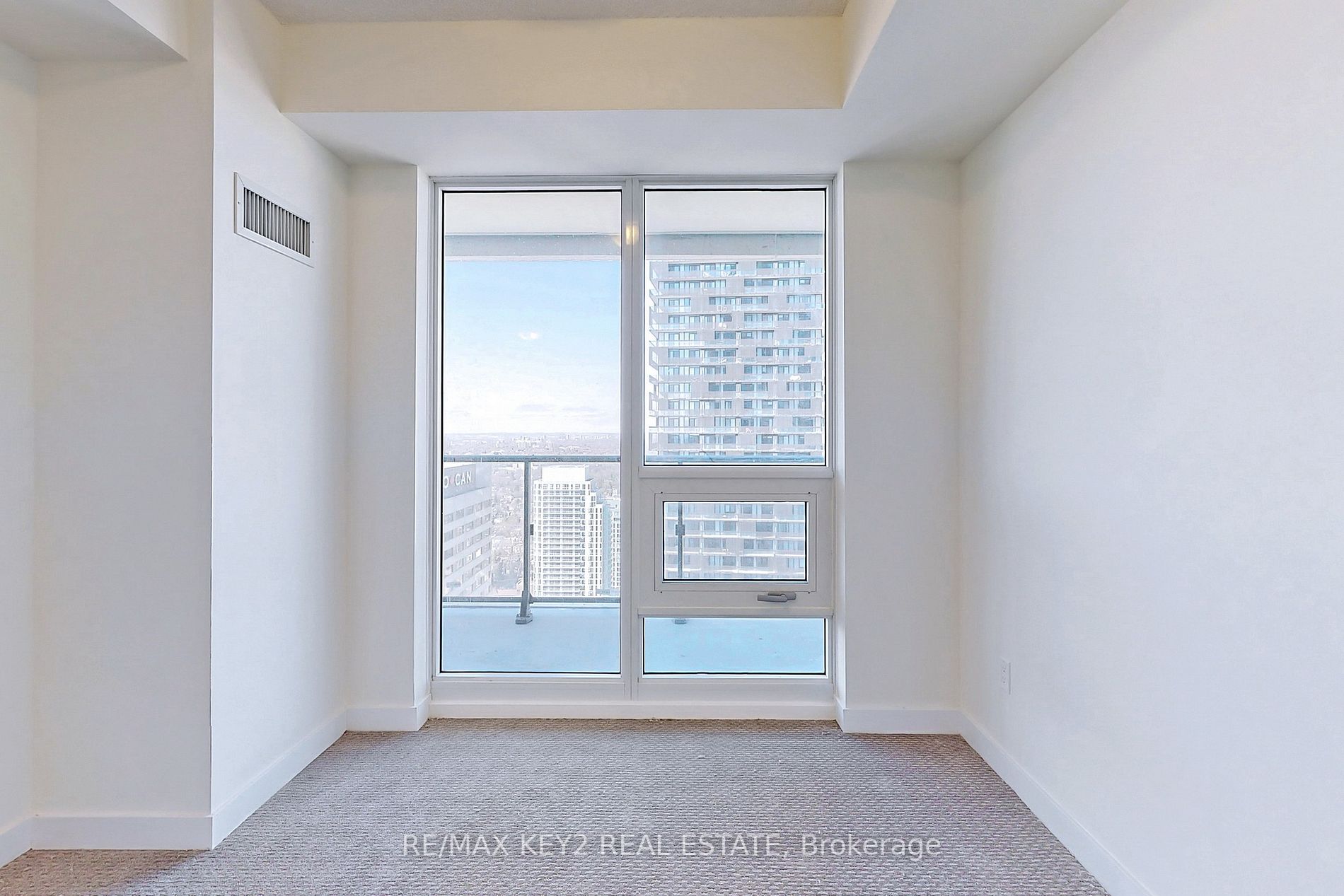 2221 Yonge St, #4310
