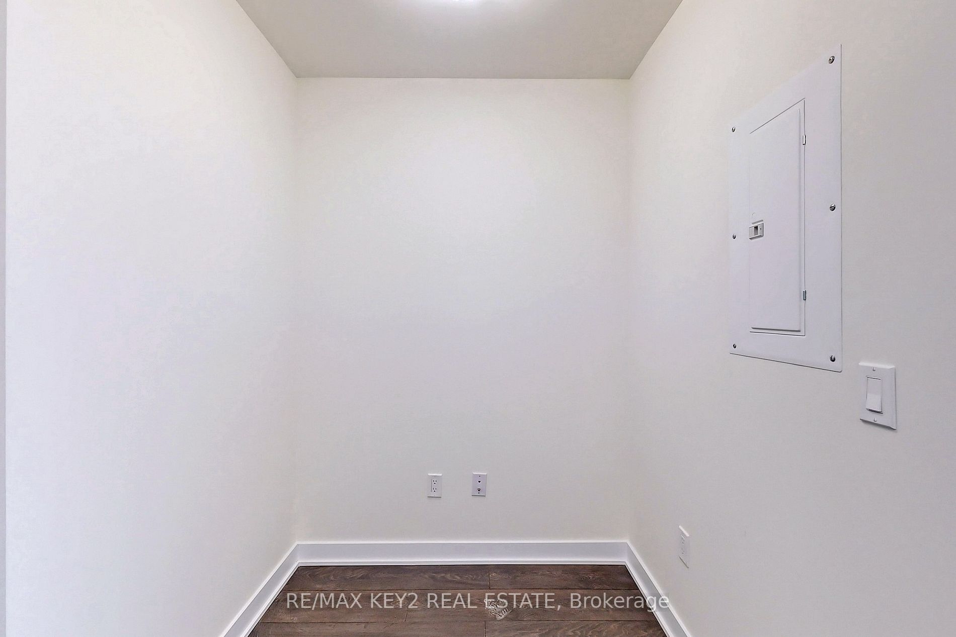 2221 Yonge St, #4310