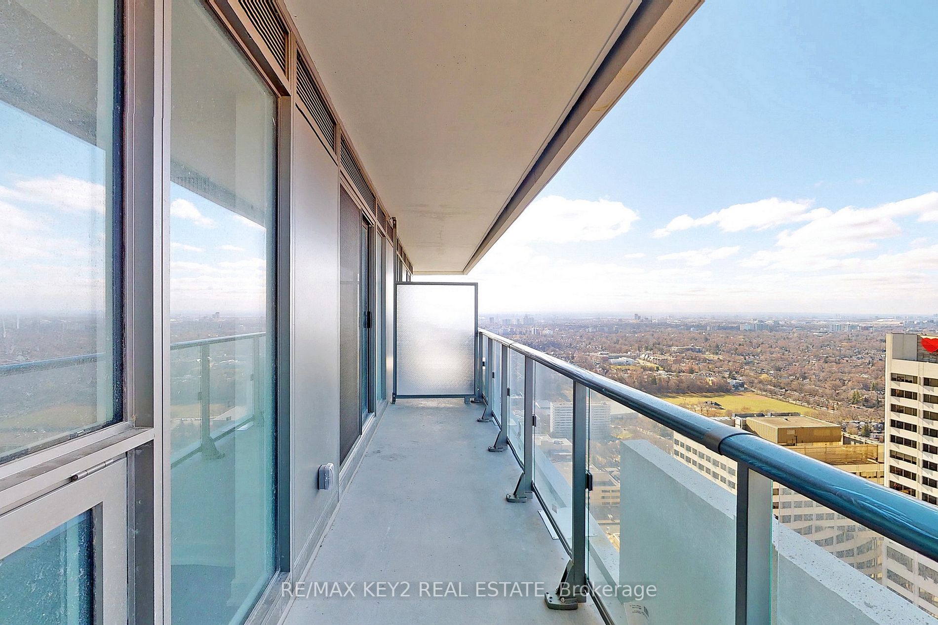 2221 Yonge St, #4310