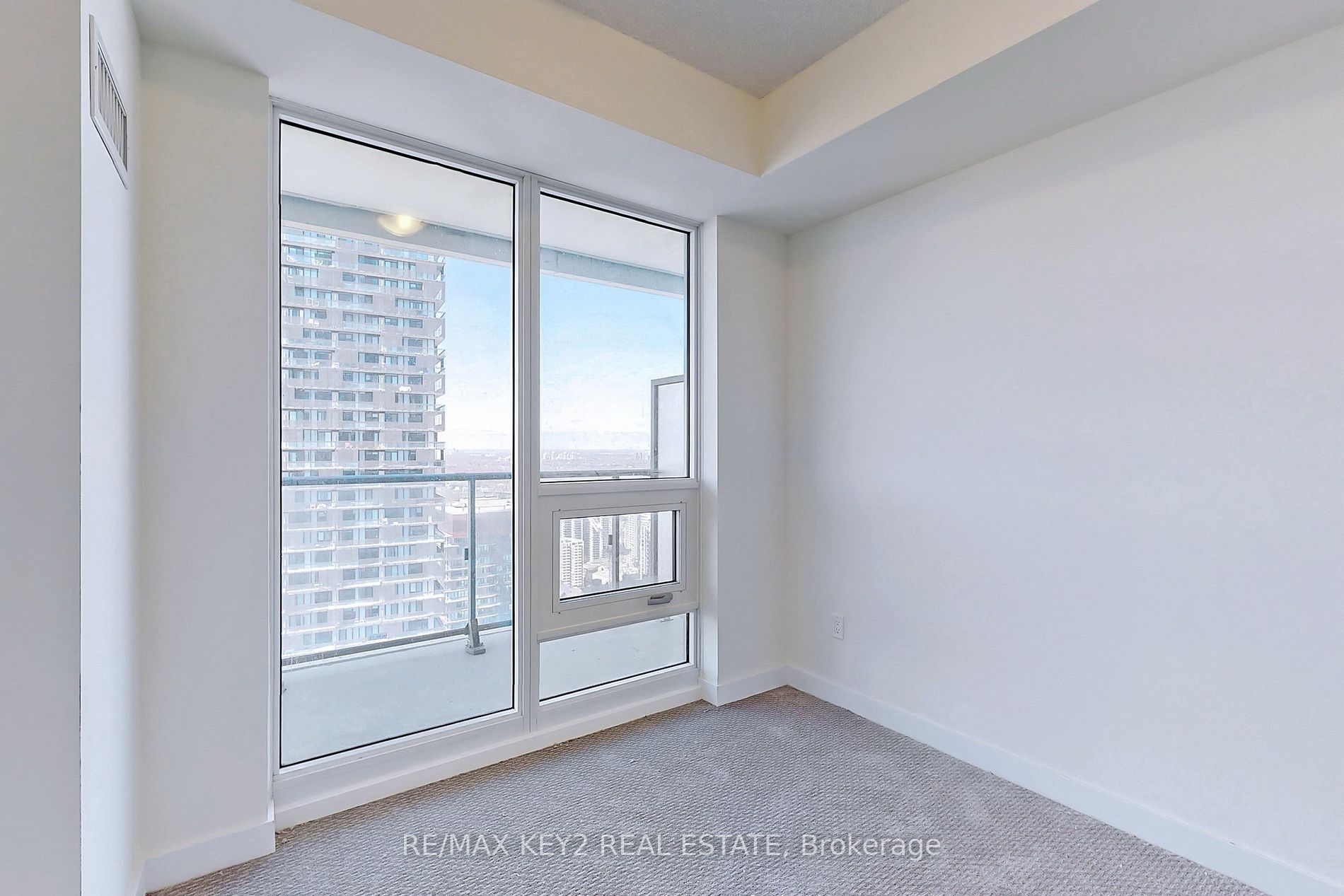 2221 Yonge St, #4310