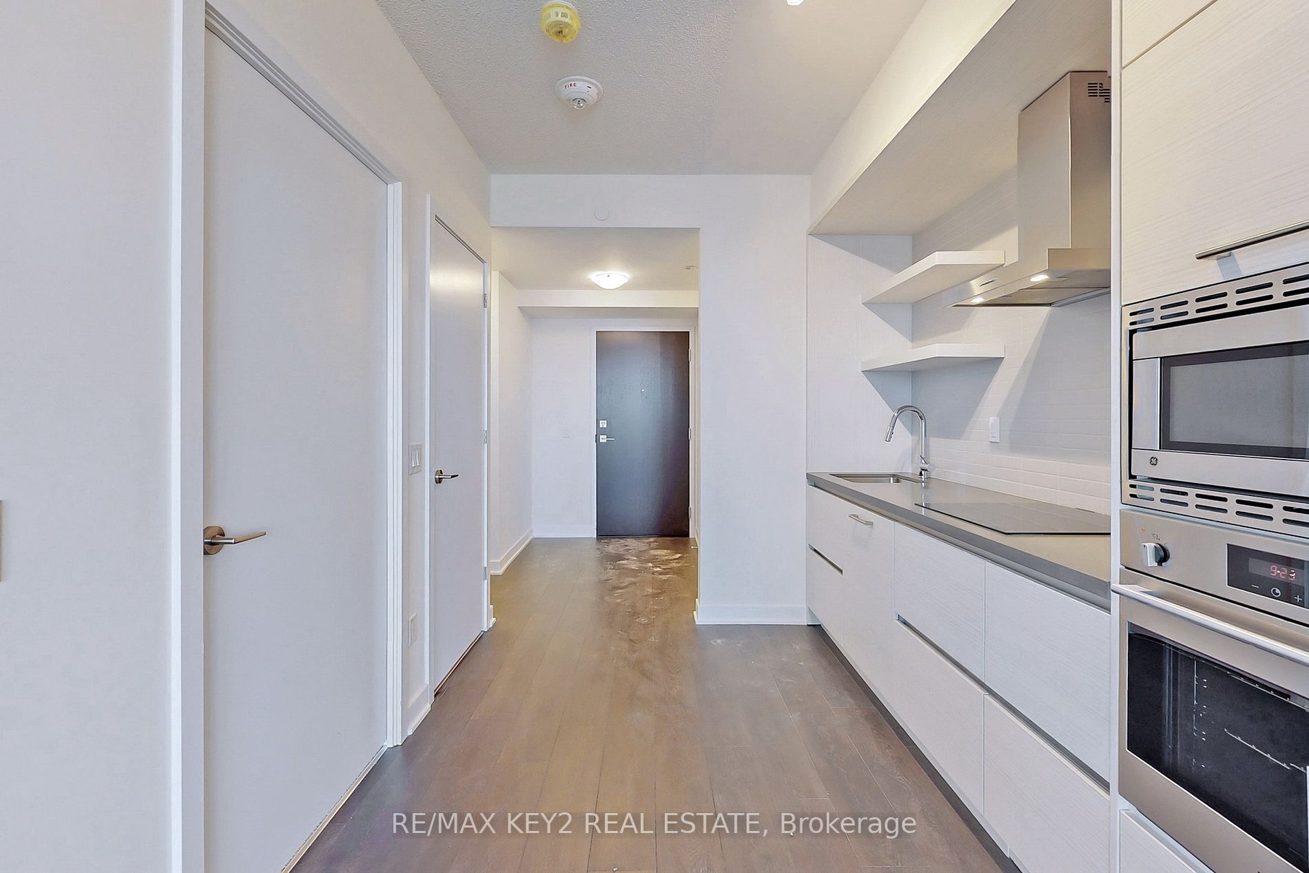 2221 Yonge St, #4310