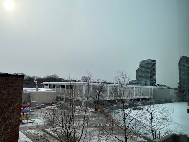 310 Tweedsmuir Avenue, #Th9