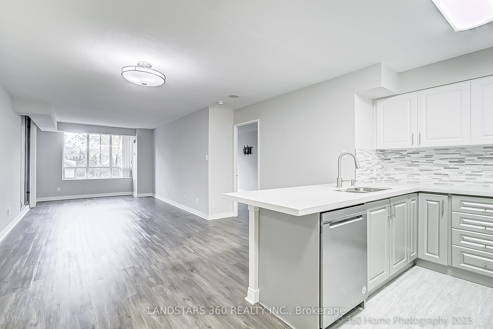 256 Doris Ave, #206