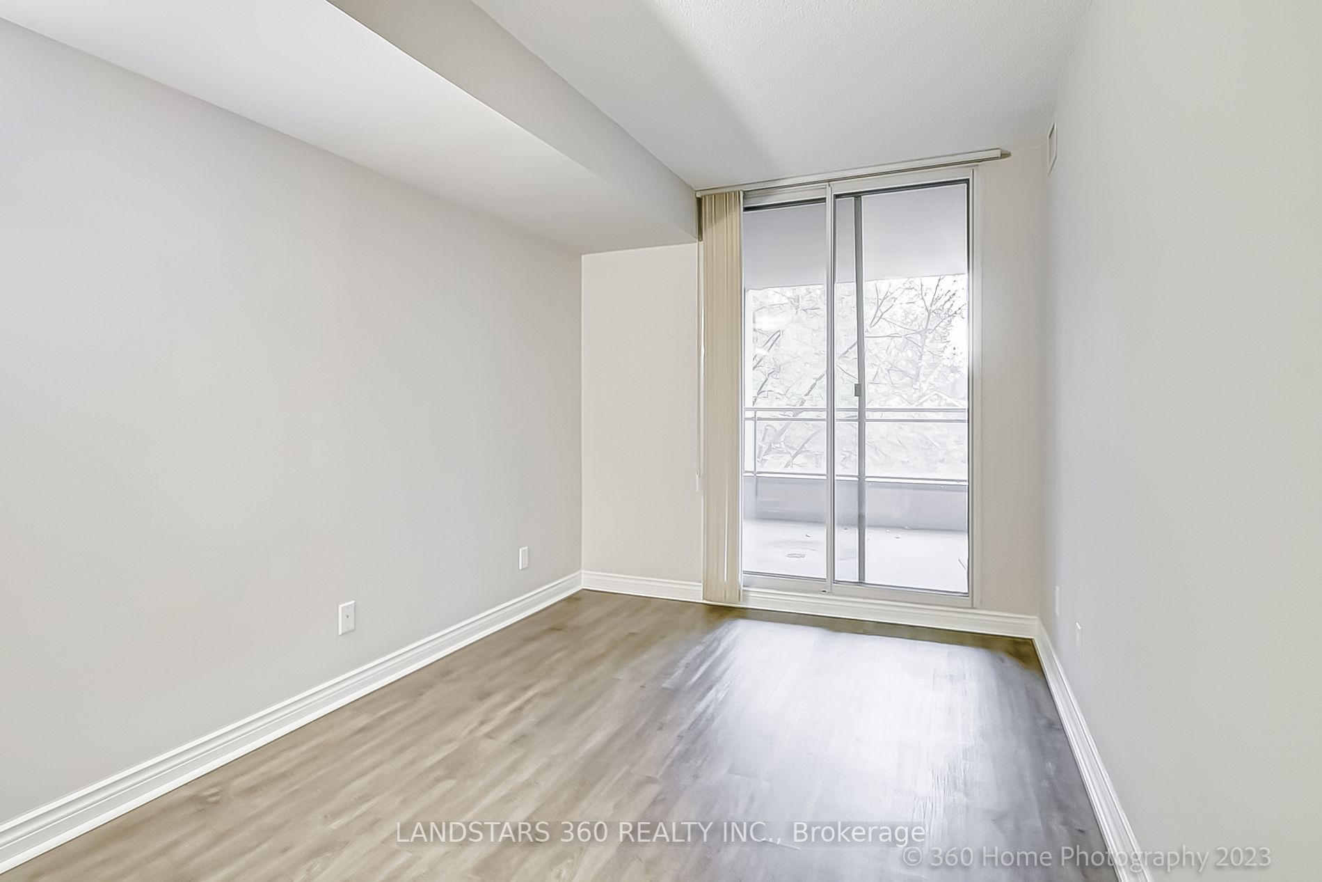 256 Doris Ave, #206