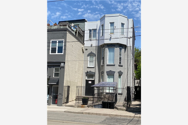 206 Carlton St, Toronto