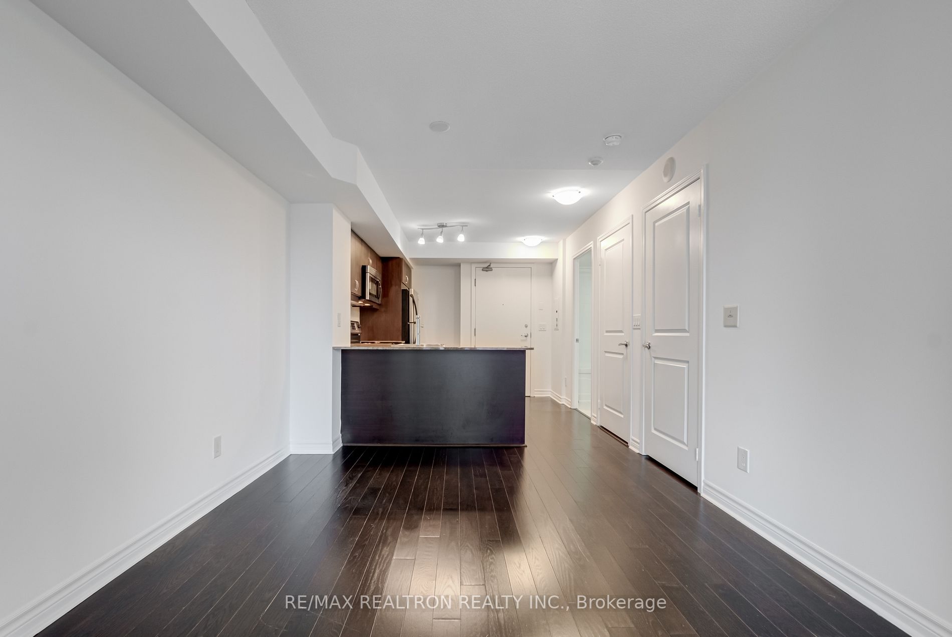 27 Rean Dr, #526