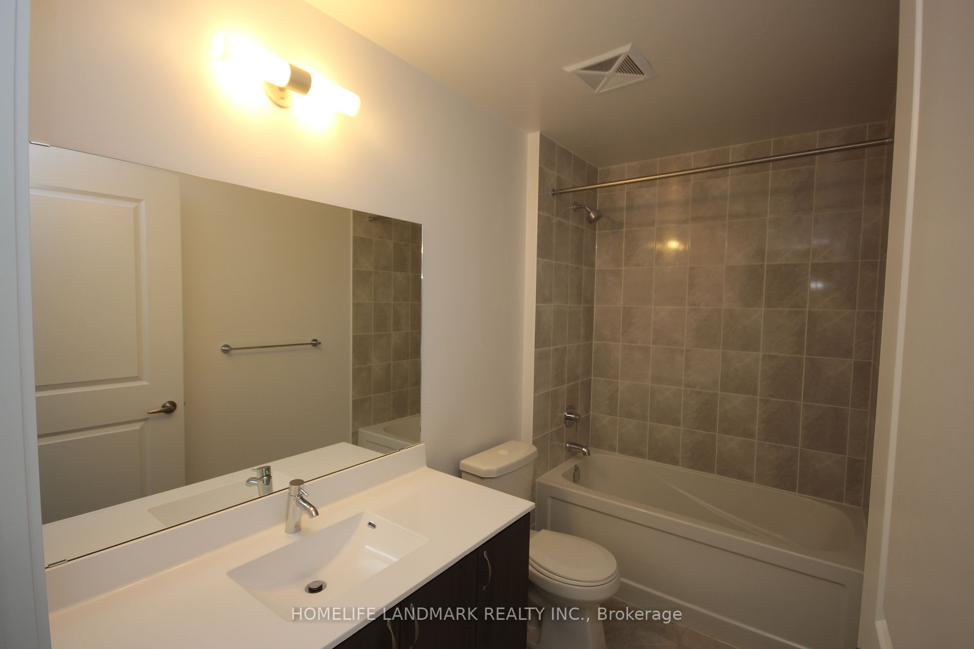 68 Merton St, #204