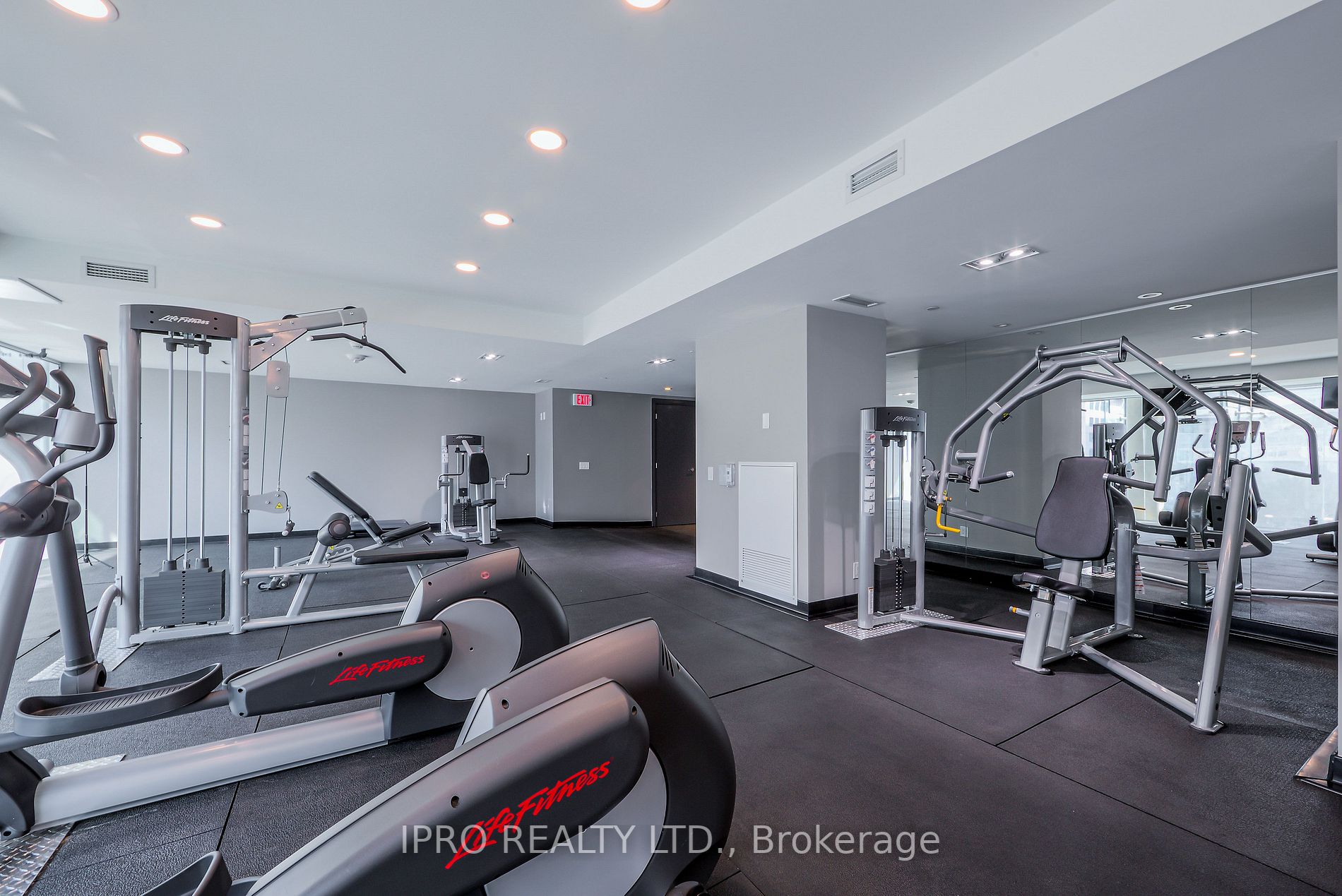 224 King St W, #501