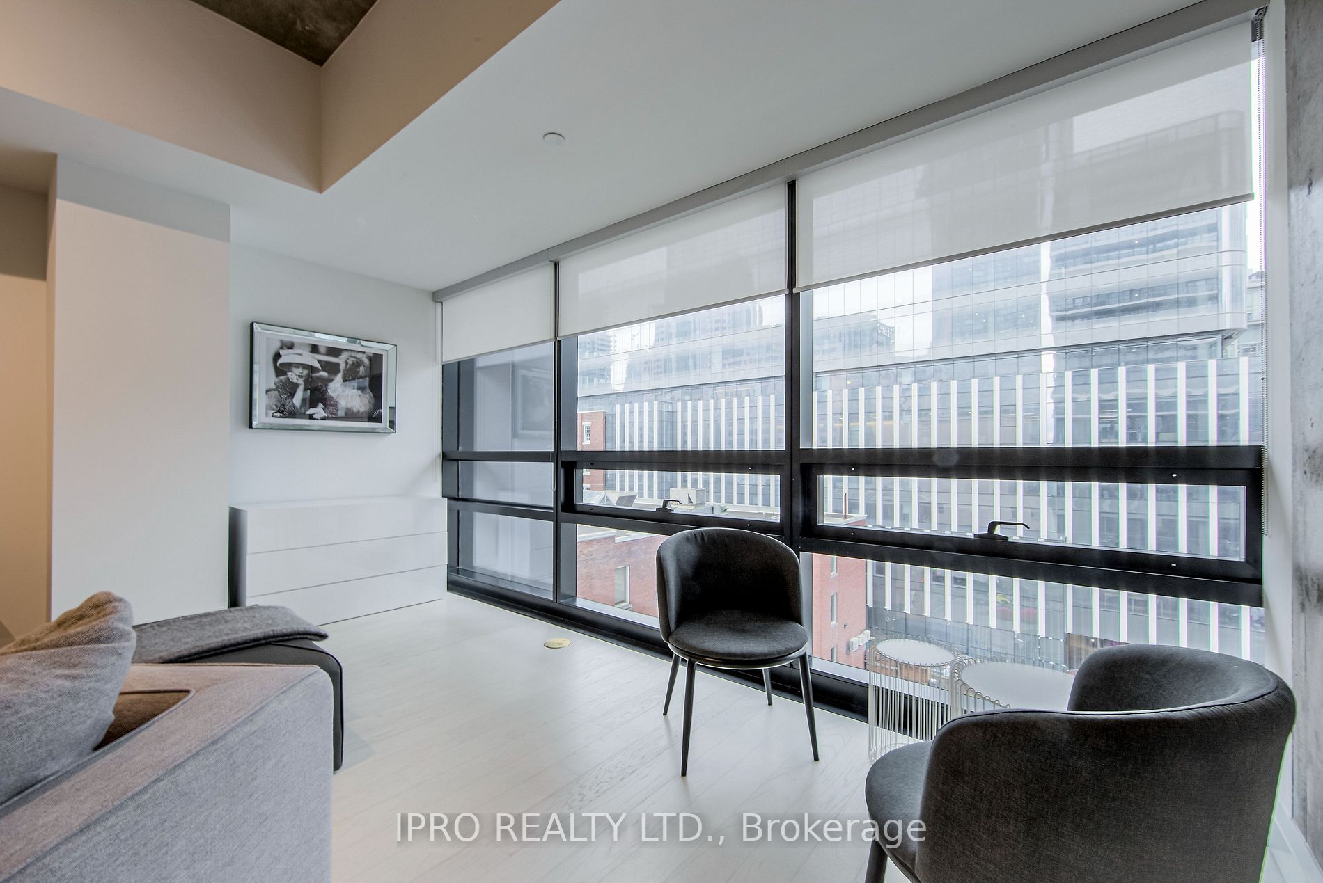224 King St W, #501