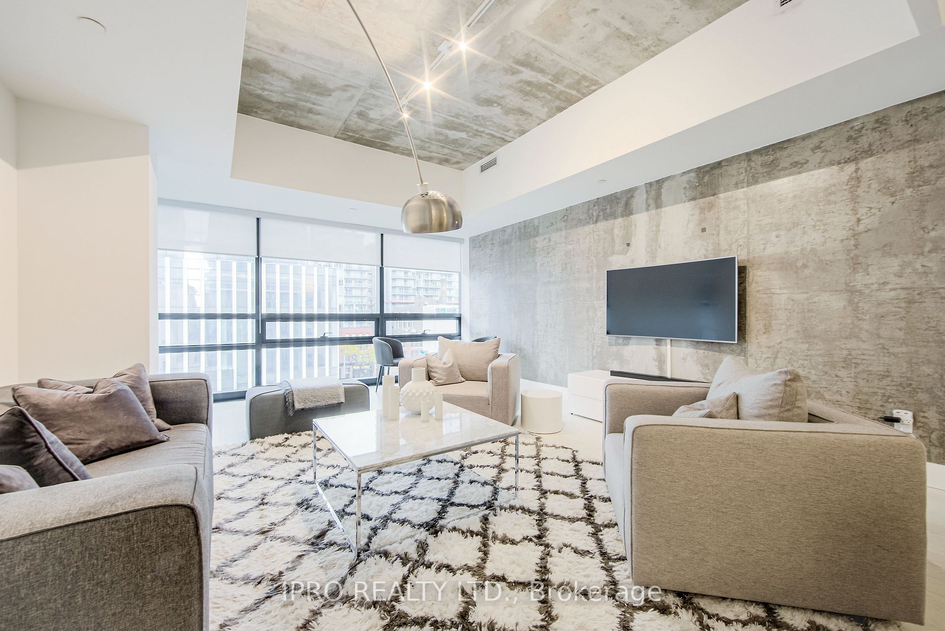 224 King St W, #501