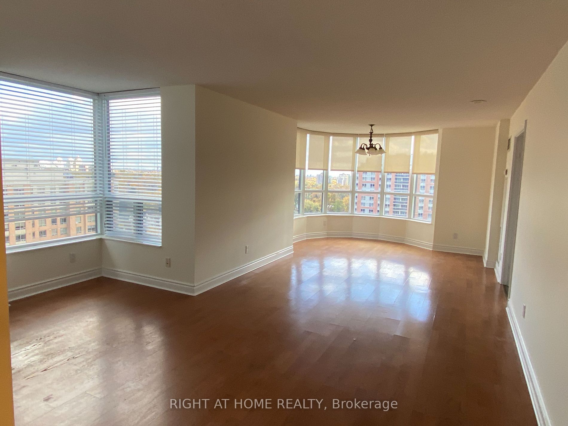 5 Northtown Way, #1312