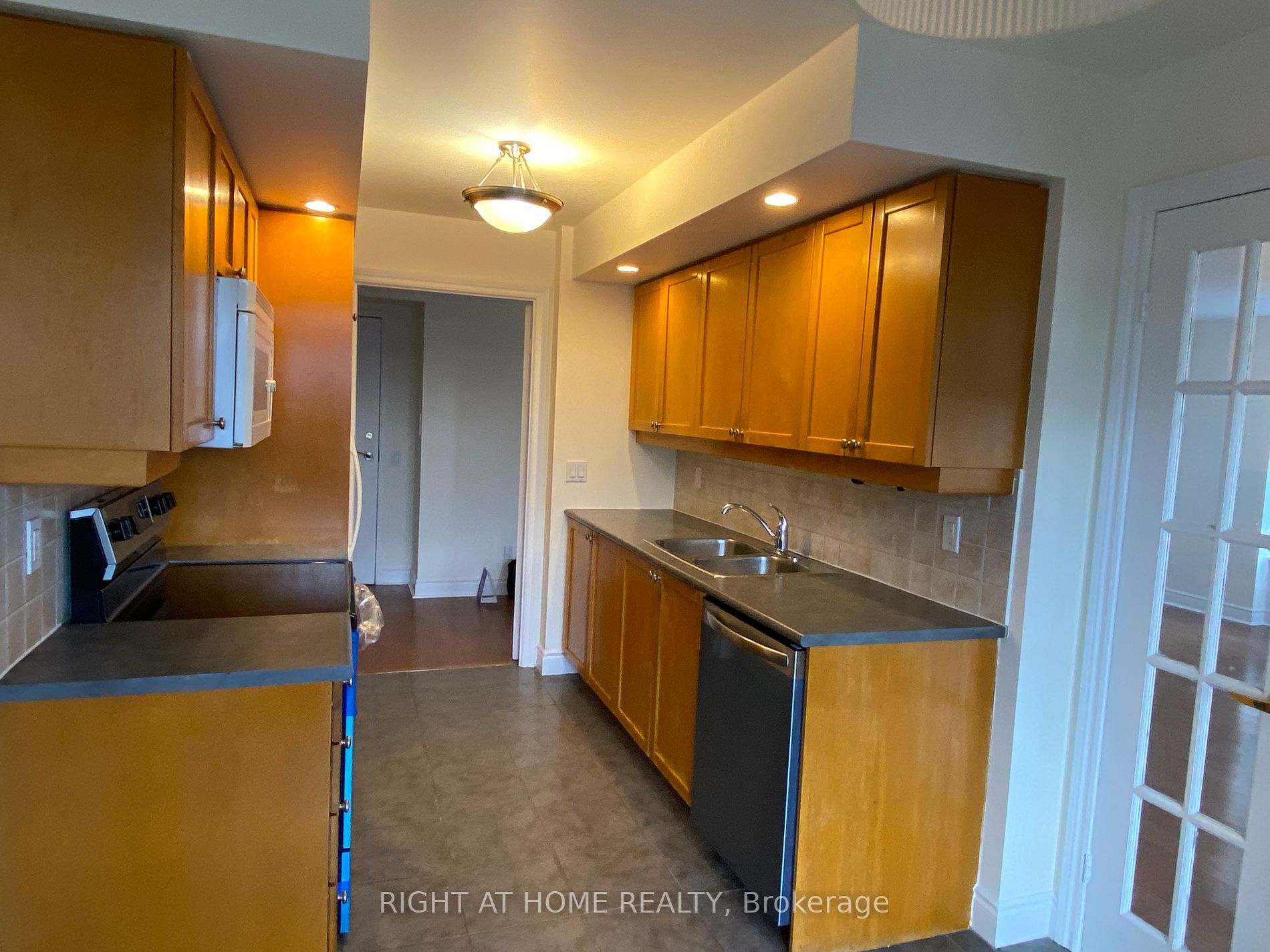 5 Northtown Way, #1312