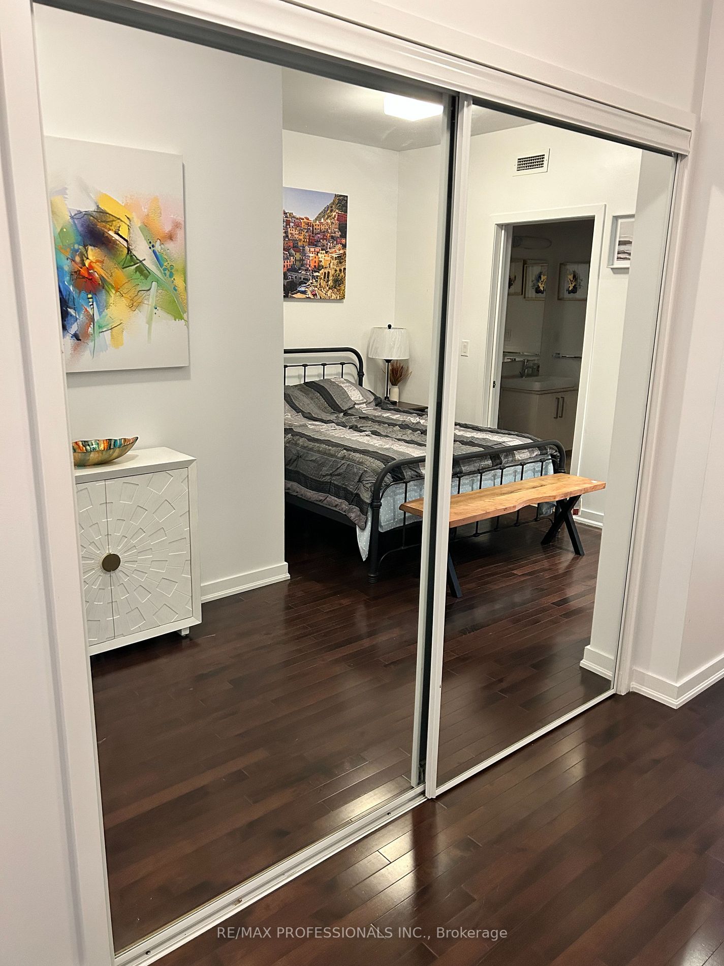 12 York Street #2503