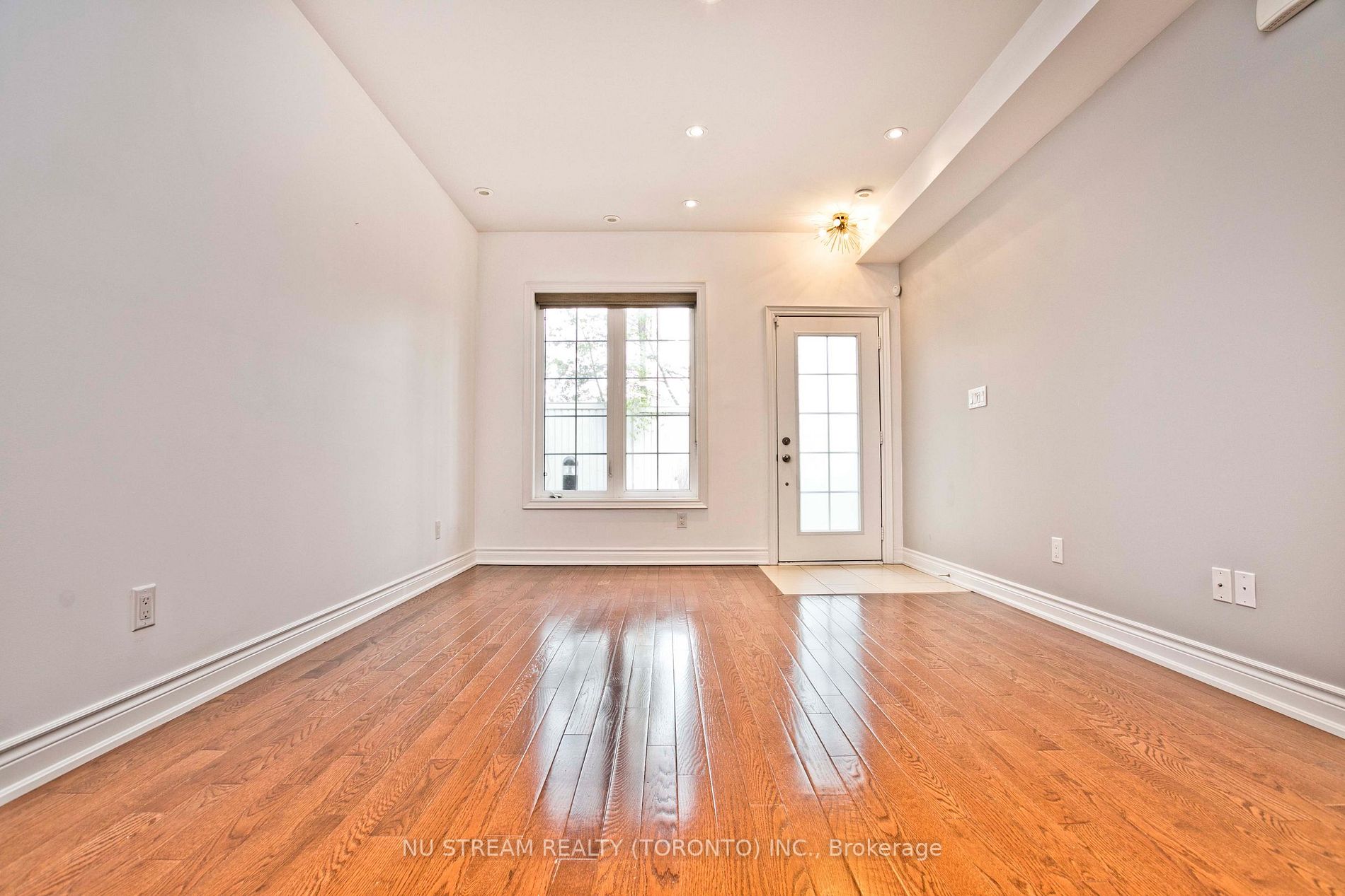 70 Hargrave Lane, #08