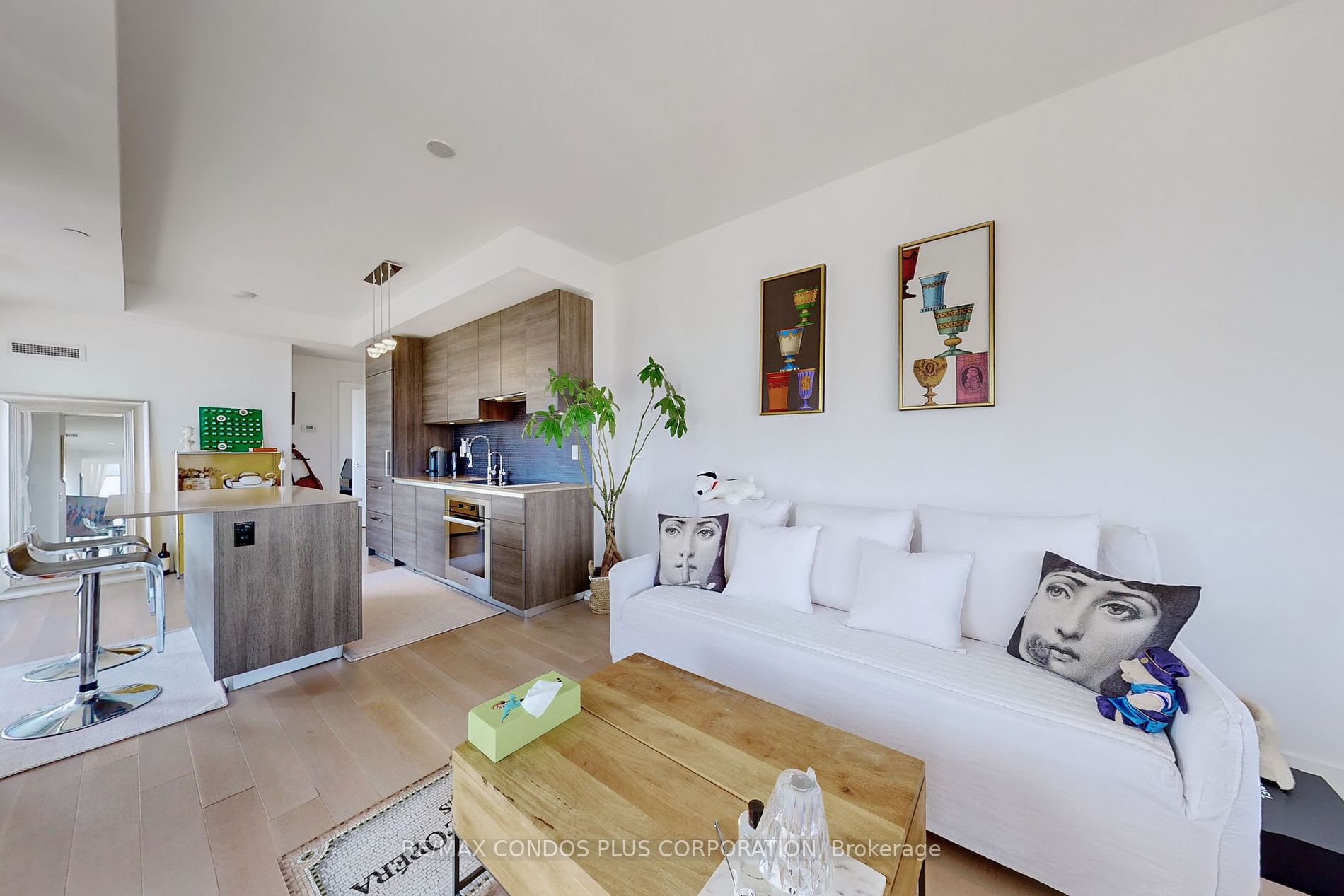 200 Bloor St W, #2105