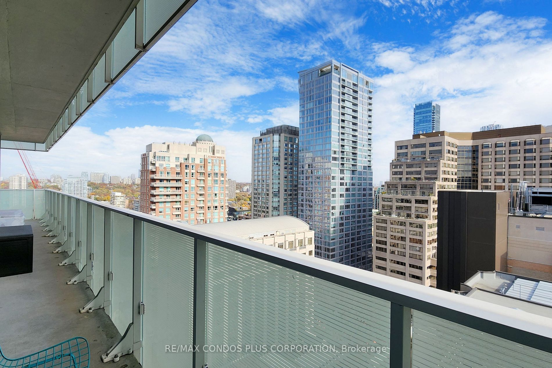 200 Bloor St W, #2105